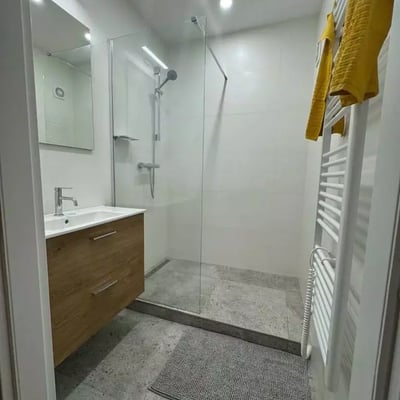 Alquiler de un moderno apartamento de 2 habitaciones, 46 m², Ružinov, Bratislava, Eslovaquia