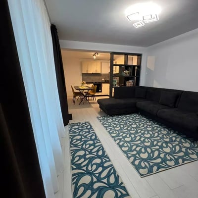 Alquiler de un cómodo apartamento de 2 habitaciones, 52 m², Inel I, Constanța, Rumanía