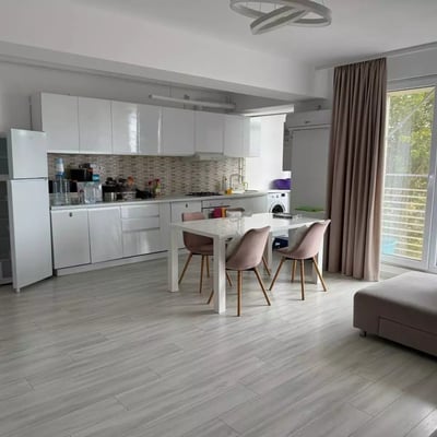 Location d’appartements confortables de 3 pièces, 70 m², Faleza Nord, Constanța, Roumanie