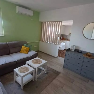 Miete einer gemütlichen 2-Zimmer-Wohnung, 41 m², nahe dem Stadtzentrum, Belgrad, Serbien