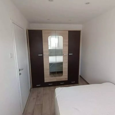 Miete einer gemütlichen 2-Zimmer-Wohnung, 41 m², nahe dem Stadtzentrum, Belgrad, Serbien