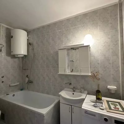 Miete einer geräumigen 3-Zimmer-Maisonettewohnung, 85 m², nahe dem Stadtzentrum, Belgrad, Serbien