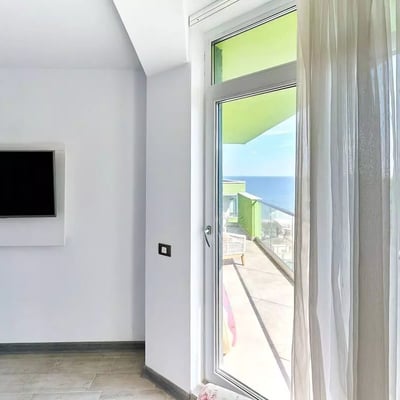 Location de spacieux appartements de 3 pièces, 75 m², Mamaia, Constanța, Roumanie
