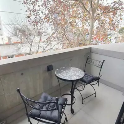 Long-term rental in Buenos Aires: Modern 2-room apartment with balcony, rooftop pool and gym in Palermo Soho