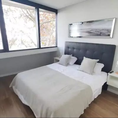 Long-term rental in Buenos Aires: Modern 2-room apartment with balcony, rooftop pool and gym in Palermo Soho