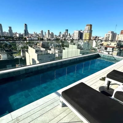 Long-term rental in Buenos Aires: Modern 2-room apartment with balcony, rooftop pool and gym in Palermo Soho
