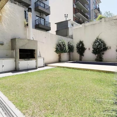 Long-term rental in Buenos Aires: Bright 2-room apartment with balcony and pool in Palermo Hollywood