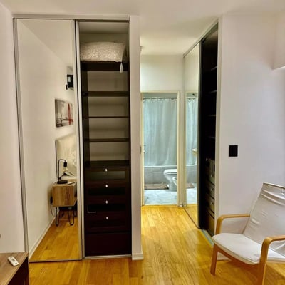 Long-term rental in Buenos Aires: Bright 2-room apartment with amenities and balcony in Palermo Hollywood