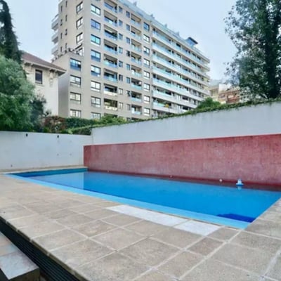 Long-term rental in Buenos Aires: Bright 2-room apartment with amenities and balcony in Palermo Hollywood