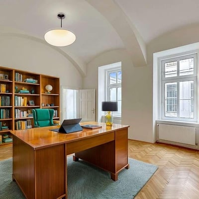 Apartamento histórico frente a la estación de metro Schottenring en el distrito 1 de Viena