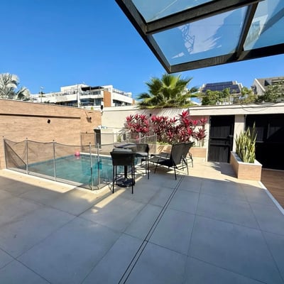 Vermietung einer großzügigen Villa mit 4 Schlafzimmern und Pool, Barra da Tijuca, Rio de Janeiro, Brasilien