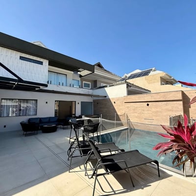 Vermietung einer großzügigen Villa mit 4 Schlafzimmern und Pool, Barra da Tijuca, Rio de Janeiro, Brasilien