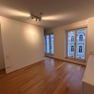 Аренда мезонета 142м² с террасой и балконом в районе Мариахильферштрассе, Вена