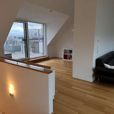 Alquiler Ático 4 Habitaciones 142m² con Terraza y Balcón cerca de Mariahilferstrasse, Viena