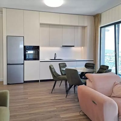 Аренда современной 4-комнатной квартиры, 100 м², Клуж-Напока, Румыния