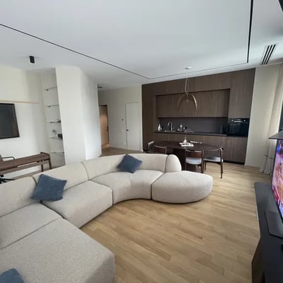 Location d’un appartement premium meublé, 80 m², Tbilissi, Géorgie