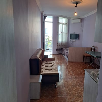 Gemütliches, möbliertes Studio mit Meerblick zur Miete, Batumi, Georgien