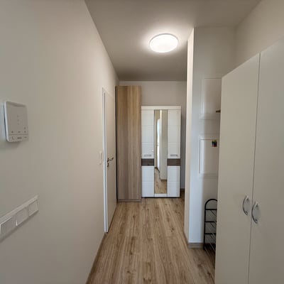 Location d’un appartement cosy et meublé d’1 pièce, 30 m², quartier Petržalka, Bratislava, Slovaquie