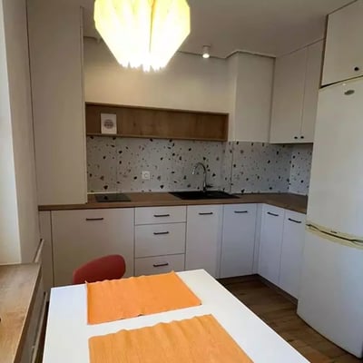 Location longue durée d’un studio, 26 m², à Târgu-Mureș, Roumanie