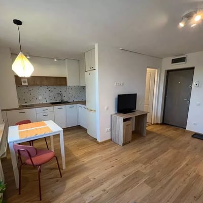 Location longue durée d’un studio, 26 m², à Târgu-Mureș, Roumanie