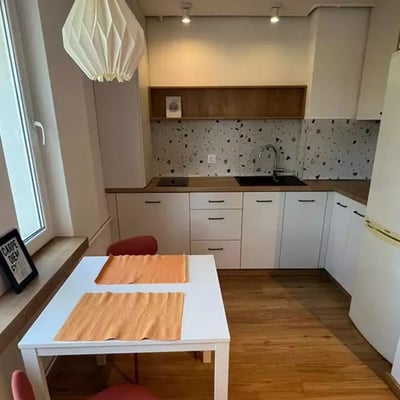 Location longue durée d’un studio, 26 m², à Târgu-Mureș, Roumanie