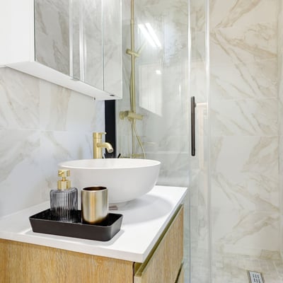 Rent of a modern 2-room apartment, 61 m², with a view of the majestic Porte Saint-Denis, Paris, France