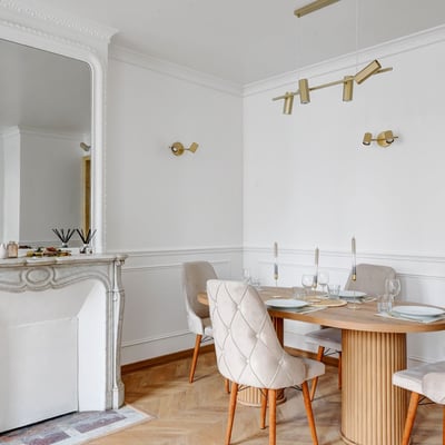 Rent of a modern 2-room apartment, 61 m², with a view of the majestic Porte Saint-Denis, Paris, France