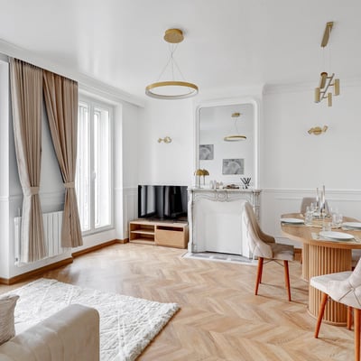 Rent of a modern 2-room apartment, 61 m², with a view of the majestic Porte Saint-Denis, Paris, France