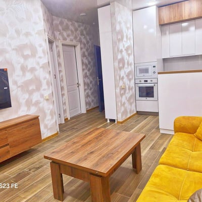 Location d’un appartement moderne et lumineux avec balcon, Batoumi, Géorgie