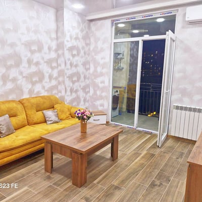 Moderne, helle Wohnung mit Balkon zur Miete, Batumi, Georgien