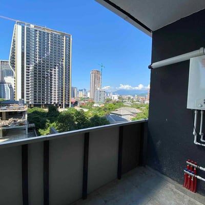 Location d’un appartement cosy et meublé avec balcon, 47 m², Batoumi, Géorgie