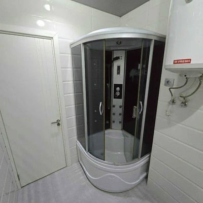 Geräumige Wohnung mit Balkon zur Miete, 80 m², Batumi, Georgien