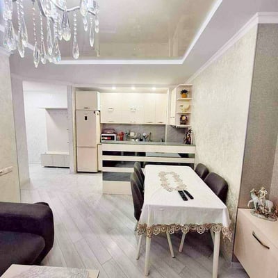 Аренда светлой, меблированной квартиры с балконом, 65 м², Старый Батуми, Батуми, Грузия