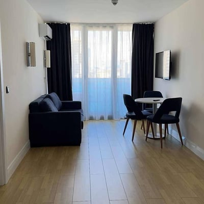 Location d’un appartement lumineux et meublé, Batoumi, Géоргие