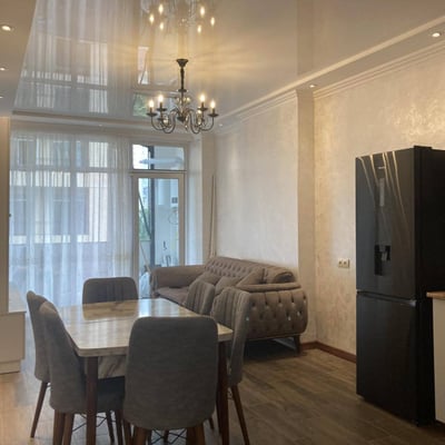 Location d'un appartement spacieux et entièrement meublé, 75 m², Batoumi, Géorgie