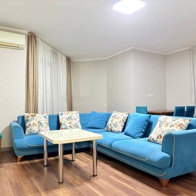 Miete einer großzügigen, modernen Wohnung, 95 m², Batumi, Georgien