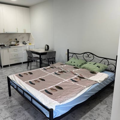 Location d'un studio lumineux et cosy, 36 m², Batoumi, Géorgie