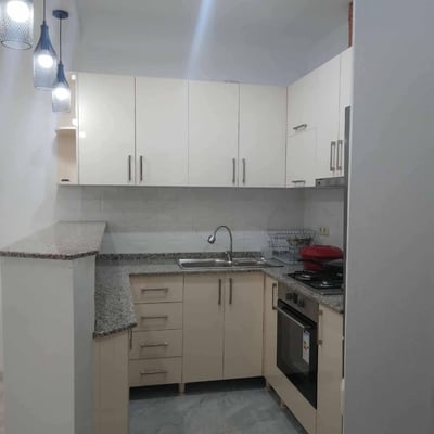 Location d'un appartement lumineux et spacieux, 80 m², Batoumi, Géorgie