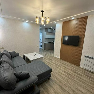 Location d'un appartement spacieux et moderne avec balcon, 70 m², Batoumi, Géorgie
