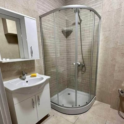 Vermietung einer hellen, komfortablen Wohnung mit Balkon, 60 m², Black Sea Tower, Batumi, Georgien