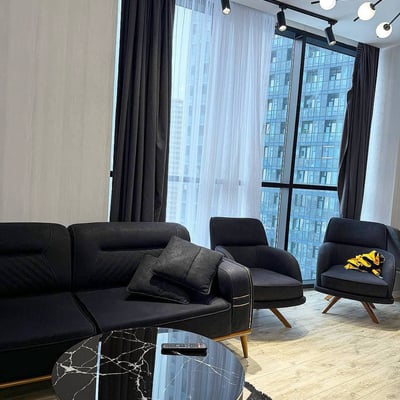 Miete einer modernen, gemütlichen Wohnung im Dar Building, Batumi, Georgien