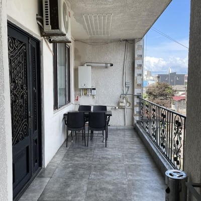 Alquiler de un apartamento nuevo y espacioso, 130 m², Batumi, Georgia