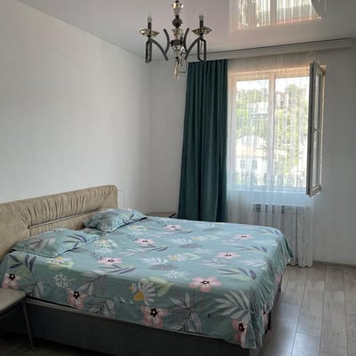 Alquiler de un apartamento nuevo y espacioso, 130 m², Batumi, Georgia