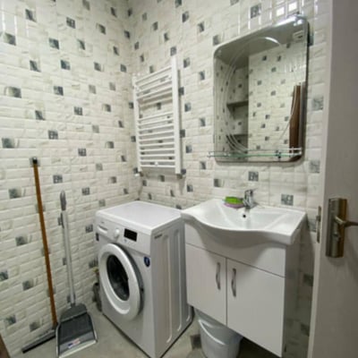 Gemütliche und komfortable 60 m² Wohnung mit schöner Aussicht zu vermieten, Batumi, Georgien