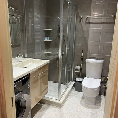 Moderne 100 m² Wohnung mit Stadtblick zu vermieten, Batumi, Georgien