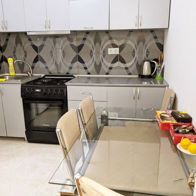 Mieten Sie ein geräumiges, möbliertes Studio-Apartment in Batumi, Georgien