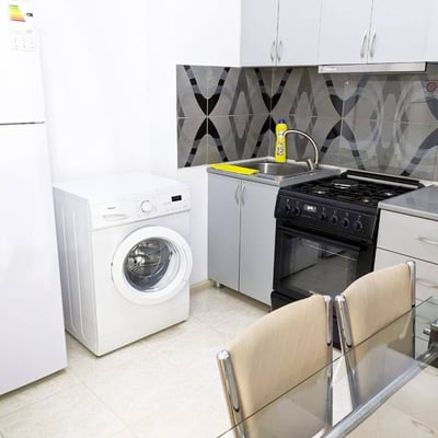 Mieten Sie ein geräumiges, möbliertes Studio-Apartment in Batumi, Georgien