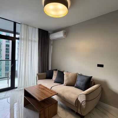 Alquiler de un apartamento moderno y amueblado de 60 m² en Black Sea Tower, Batumi, Georgia