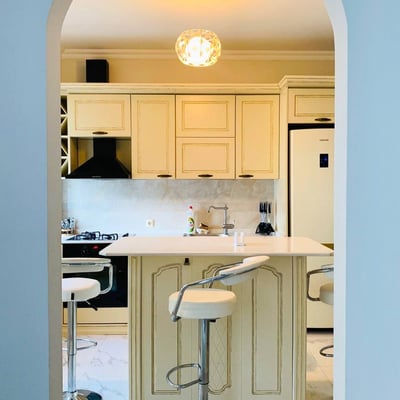 Alquiler de un apartamento espacioso y luminoso de 101 m² en Dona House, Batumi, Georgia