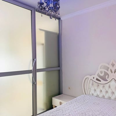 Alquiler de un apartamento espacioso y luminoso de 101 m² en Dona House, Batumi, Georgia